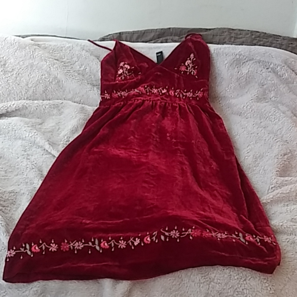 DKNY velvet embroidered dress size 8